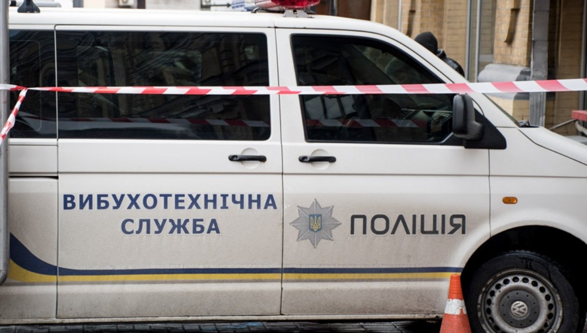 В Киеве и области продолжается волна "минирований": в Броварах "заложили взрывчатку" во все школы и ТРЦ