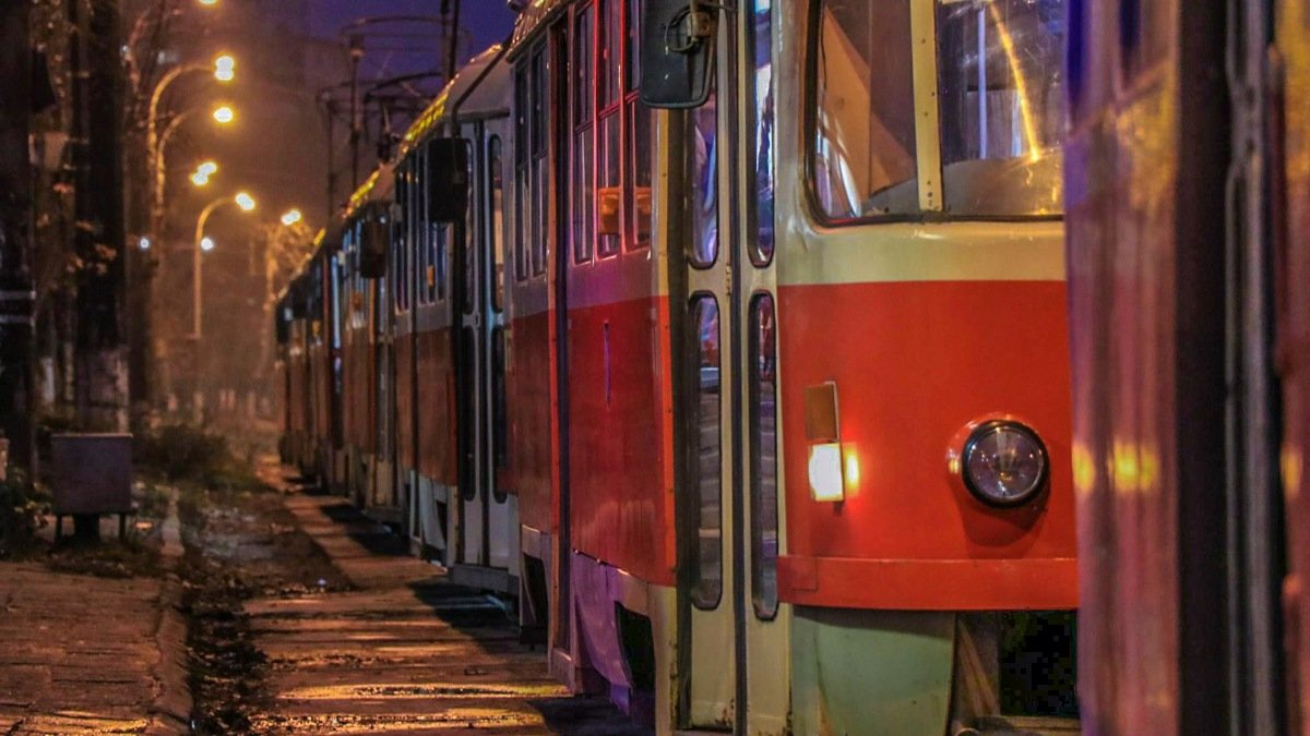 В Киеве сокращают режим работы и меняют маршрут движения трамваев: подробности