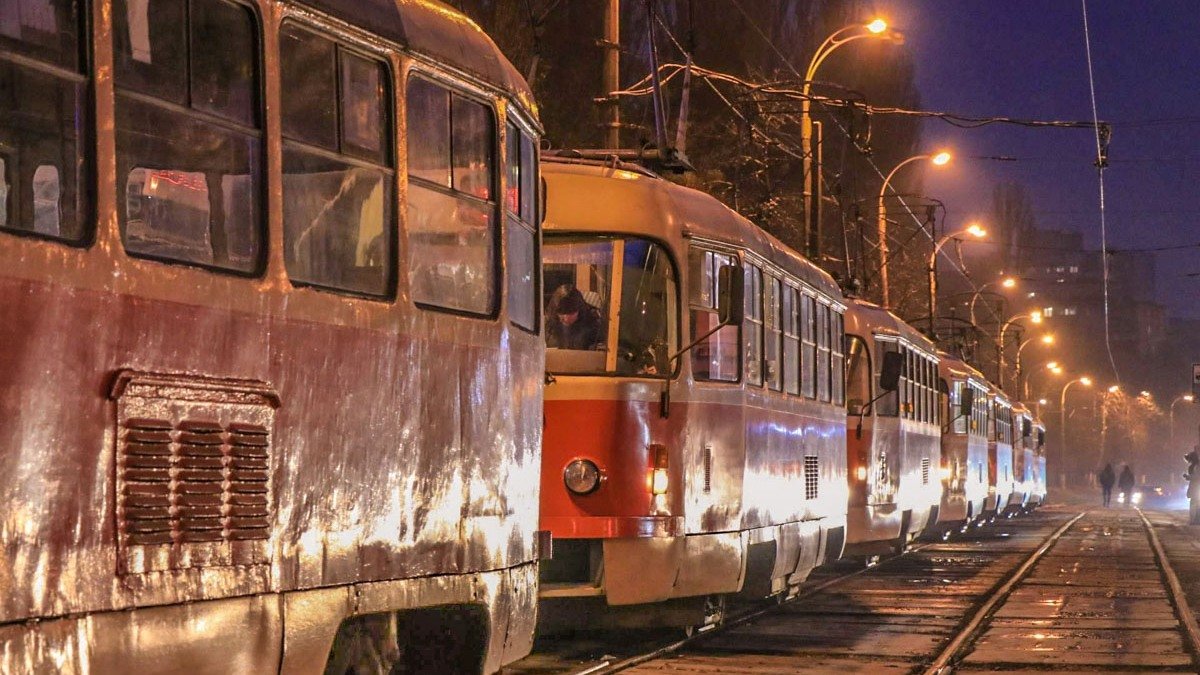 В Киеве на две ночи меняют маршруты движения общественного транспорта: причина