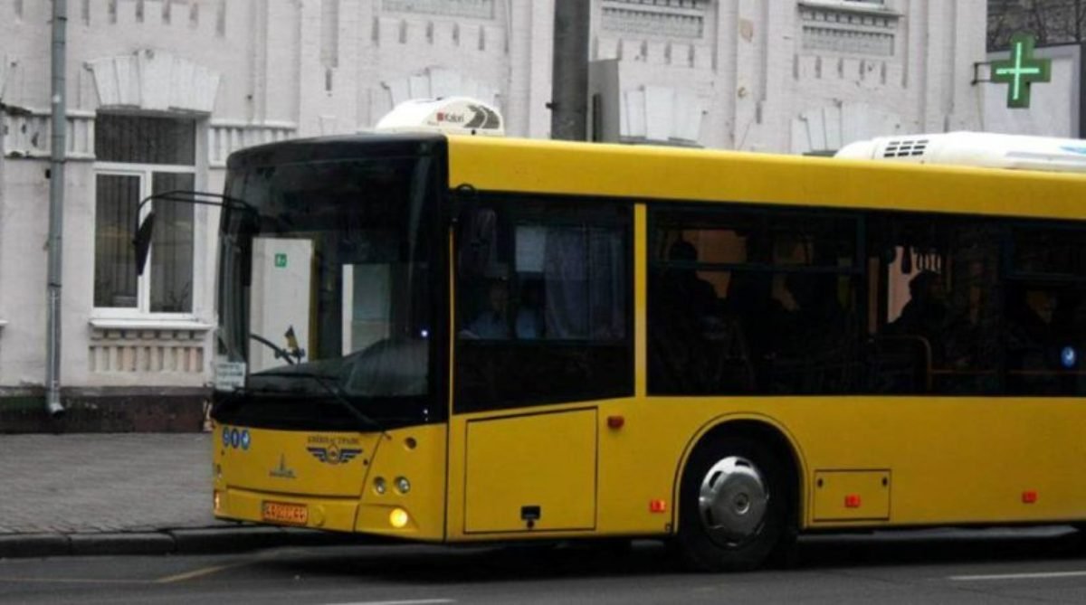В Киеве на два месяца меняют маршрут автобусов на Русановке