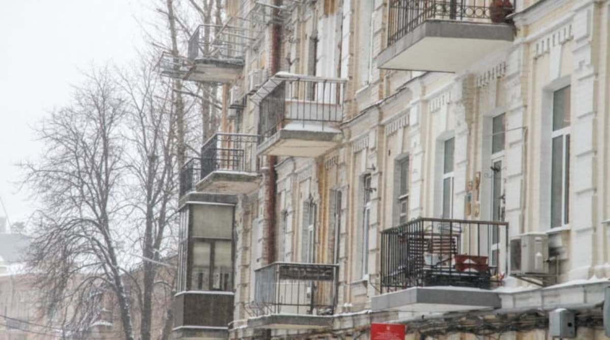 В Киеве хотят запретить пристройку и изменение формы балконов: а застекленные заставят демонтировать