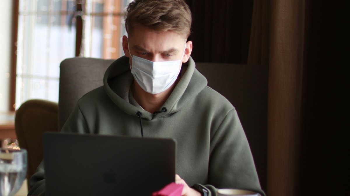 В Украине за сутки снова более 40 тысяч новых случаев коронавируса: Киев лидирует среди всех регионов