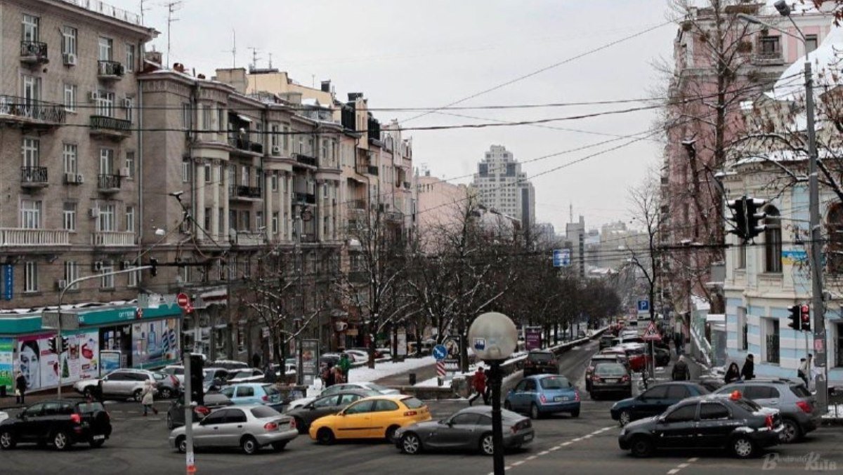 В Киеве не ограничивали движение транспорта и автомобилей в городе и на выездах
