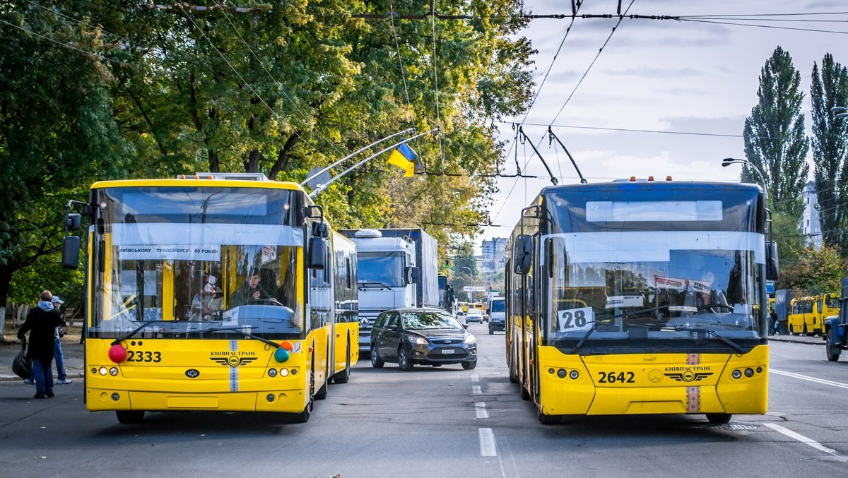 Кто может в Киеве ездить по полосе общественного транспорта: релиз Нацполиции