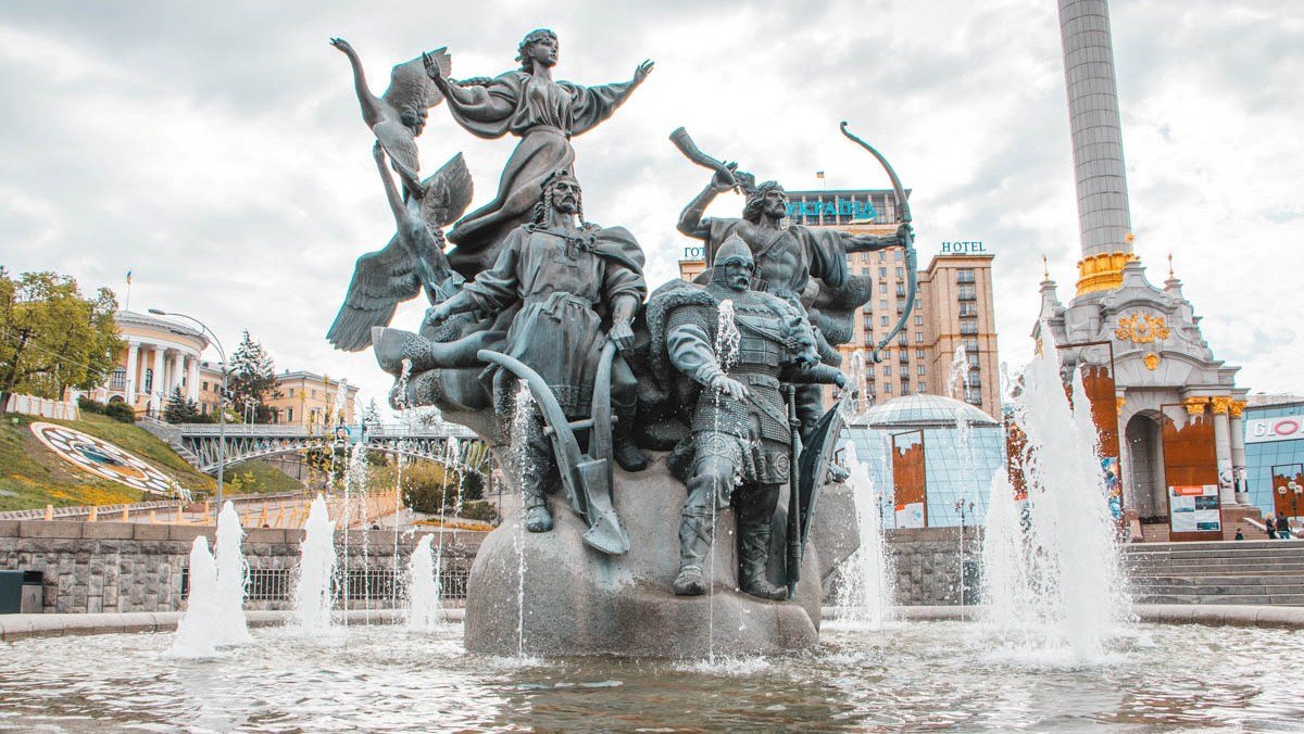 В Киеве на Майдане досрочно откроют фонтаны: они будут исполнять гимн Украины