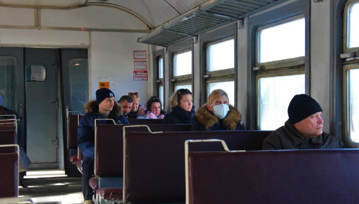 В Киеве электричка Святошино-Дарница за первый день работы перевезла 10 тысяч человек: график и цена проезда