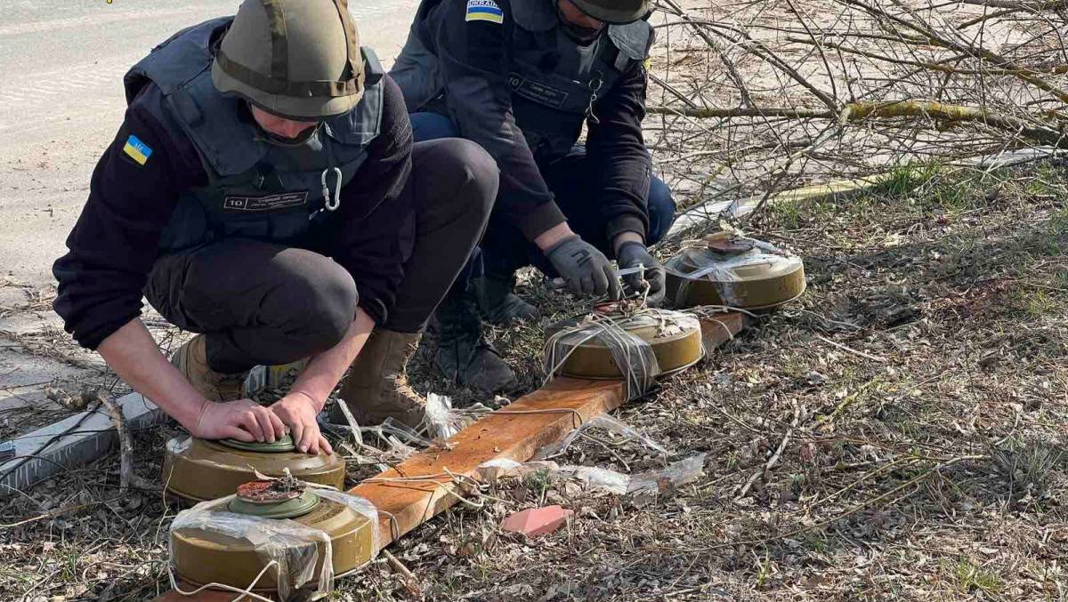В Киевской области за последние сутки обнаружили и уничтожили несколько тысяч взрывоопасных предметов