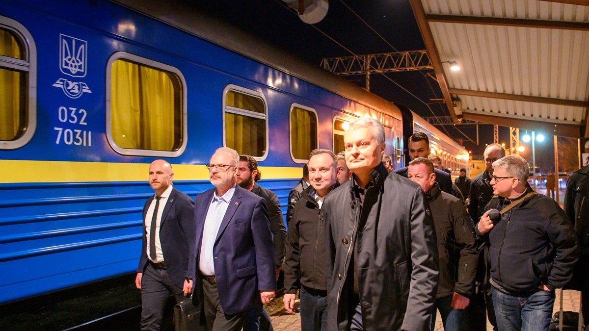 Президенты Польши, Эстонии, Литвы и Латвии едут в Киев