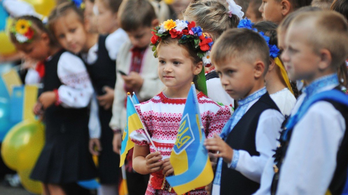 Когда в Киеве начнется набор в первый класс: как подавать документы