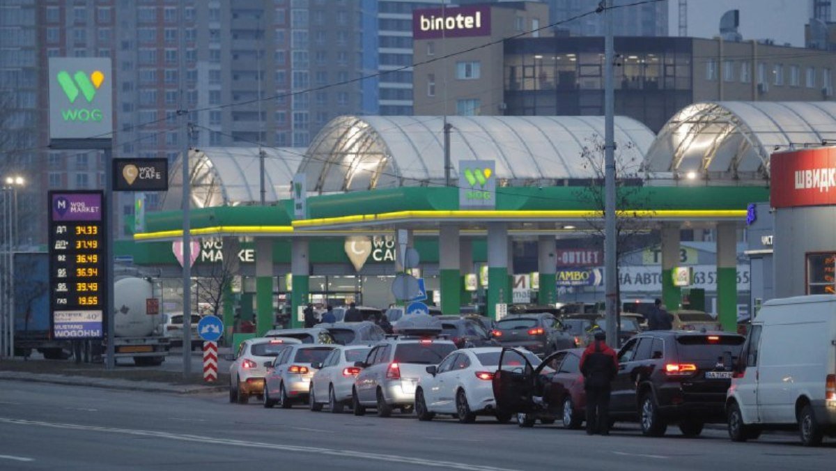 Когда в Киеве решат вопрос с дефицитом топлива