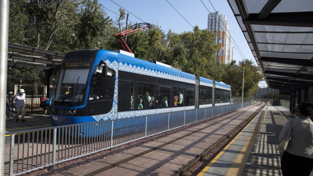 В Киеве согласовали графики курсирования электрички и скоростного трамвая: что изменилось