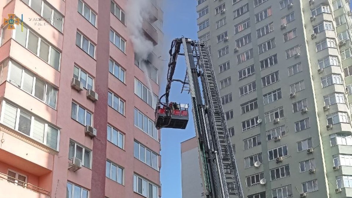 В Голосеевском районе Киева сгорела квартира в многоэтажке