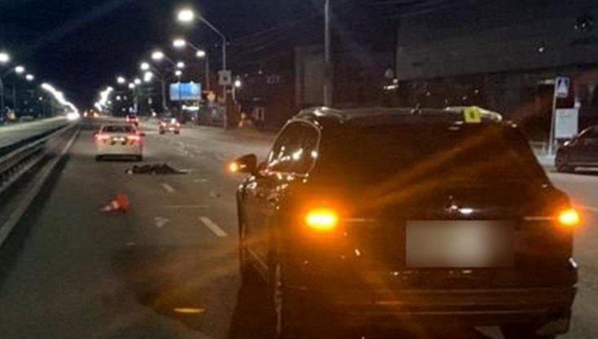 В Киеве Volkswagen сбил мужчину, перебегавшего дорогу: пешеход погиб на месте
