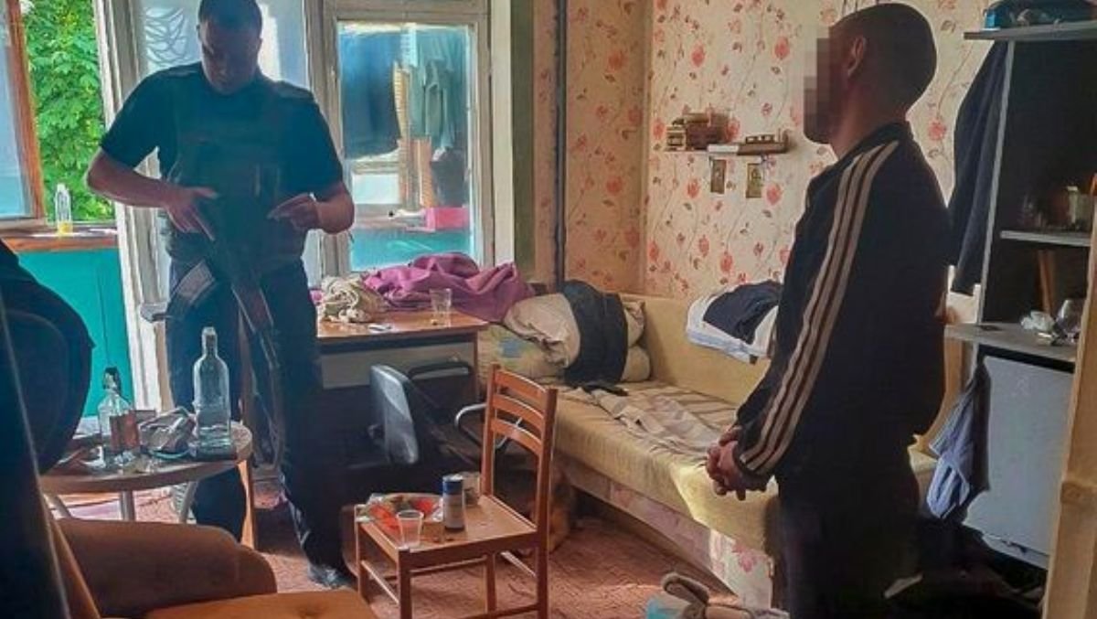 В Киеве бывший зэк предложил поиграть с его собакой и растлил в квартире 7-летнюю девочку