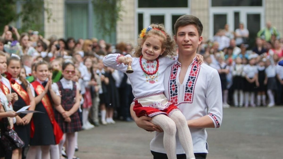 Последний звонок 2022: как в школах Киева завершили учебный год