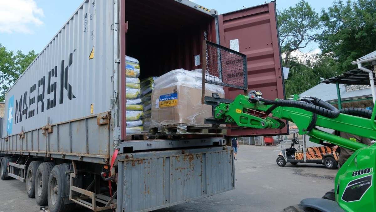 В Киев прислали 17 тонн кормов для зоопарков