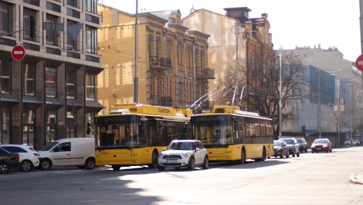 В Киеве до Лукьяновки продлили троллейбусный маршрут