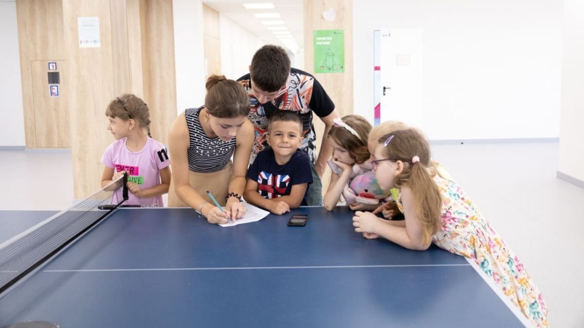 У Києві відкрили освітній хаб Inspiration cafe: для дітей вимушених переселенців і військовослужбовців навчання безкоштовне