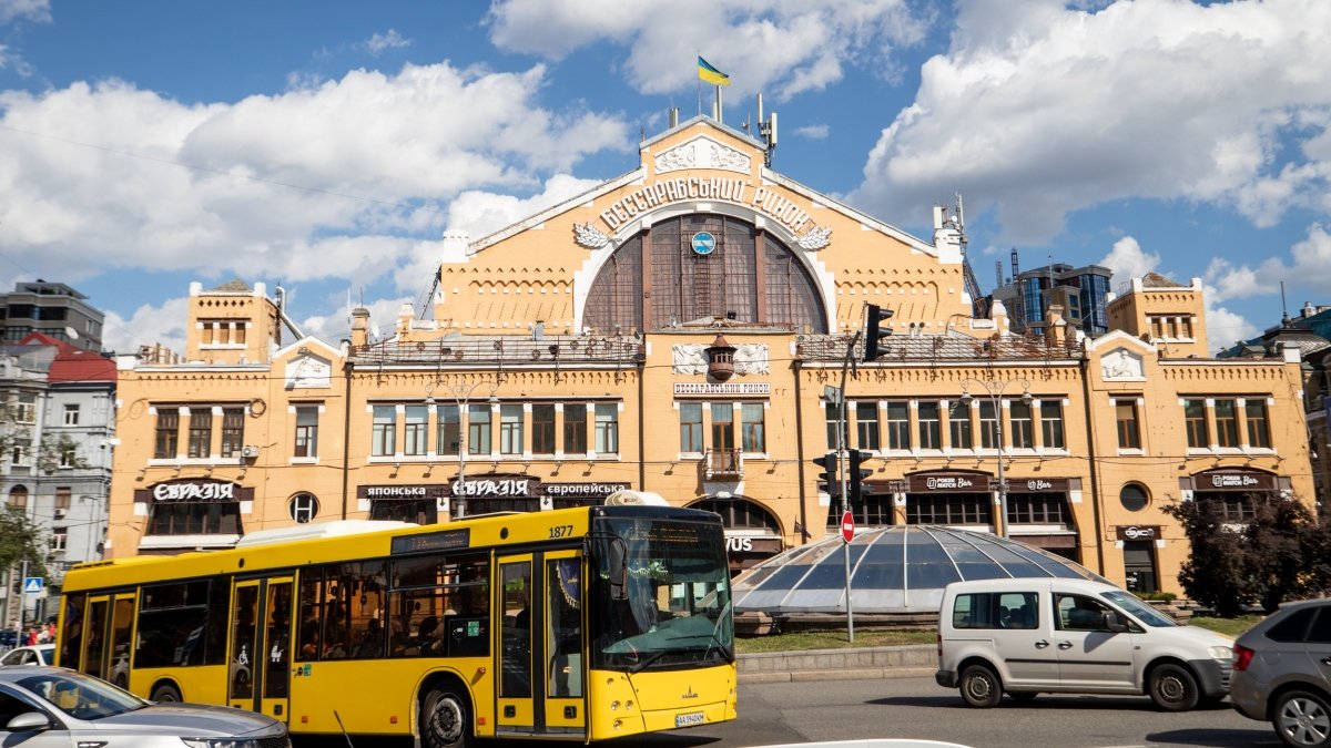 Бессарабському ринку більше 110 років: як головна торгівельна візитівка Києва переживає війну