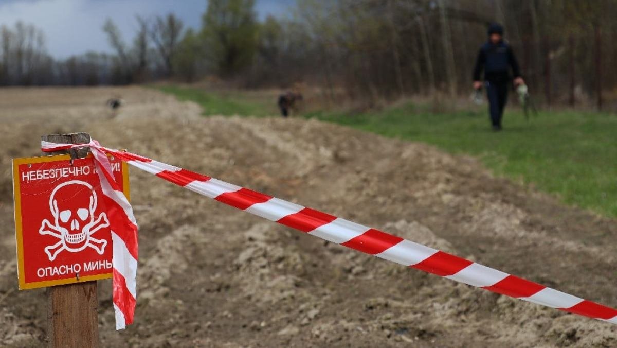 На Київщині під час спроби розібрати зброю загинув 16-річний юнак