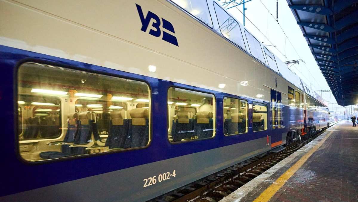 Укрзалізниця прискорила два міжнародні поїзди з Києва до Польщі: коли та які