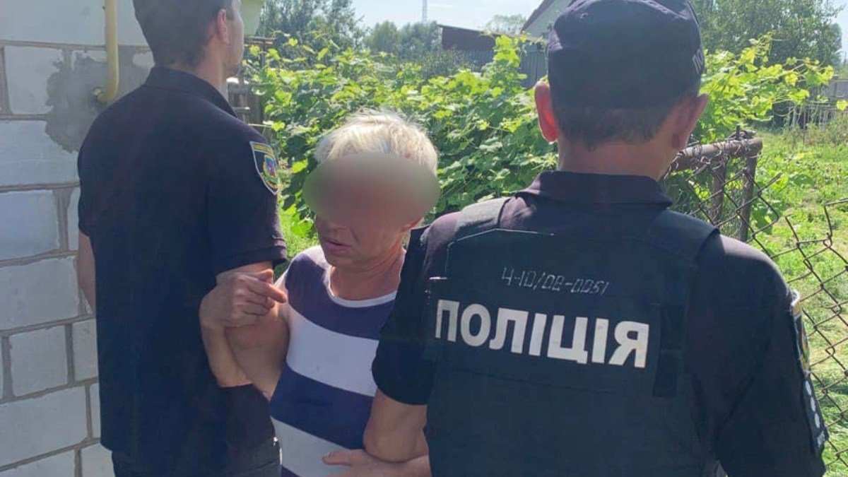 На Київщині жінка зарізала свого чоловіка та повідомила в поліцію