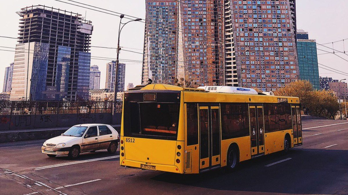 У Києві відновили роботу автобусного маршруту: схема руху