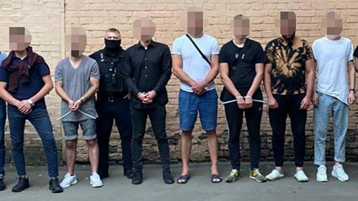 Звали на побачення та грабували: у Києві злочинна група скоювала розбійні напади