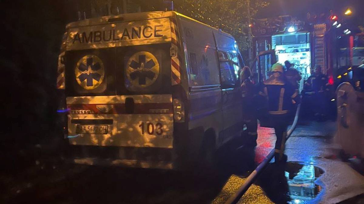 У Києві під час пожежі у квартирі загинуло дві людини