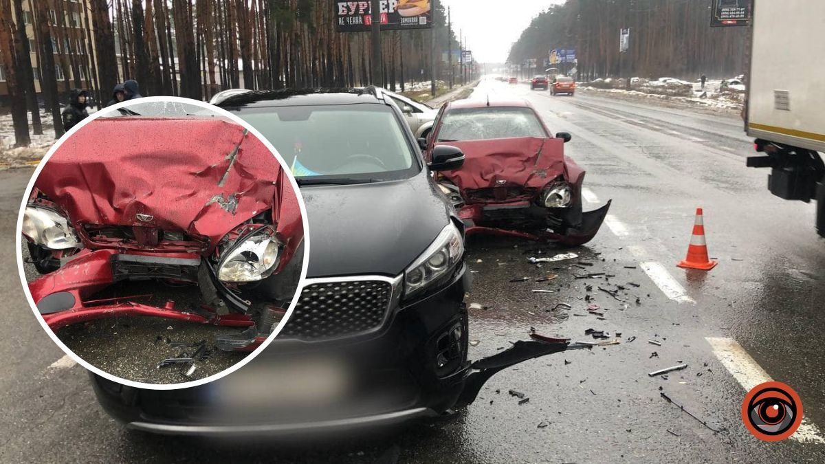 На Київщині Kia не пропустив Daewoo: у ДТП постраждали дві людини
