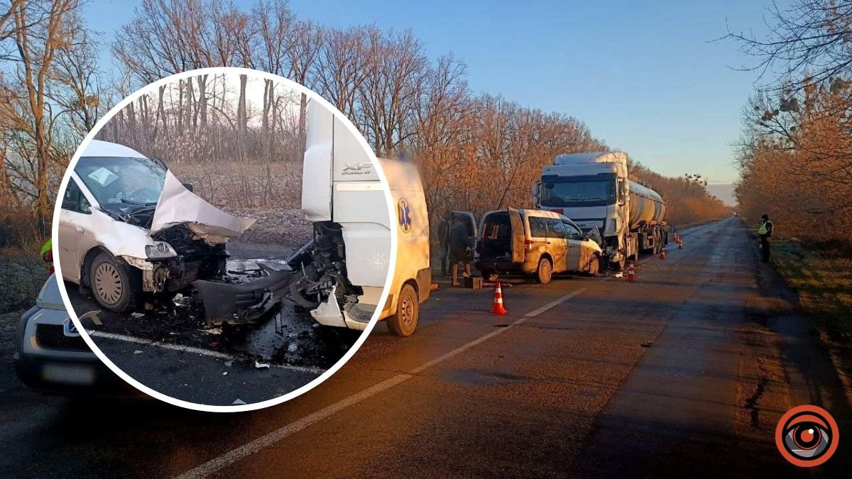 На Київщині Volkswagen влетів в спиртовоз: водій легковика загинув