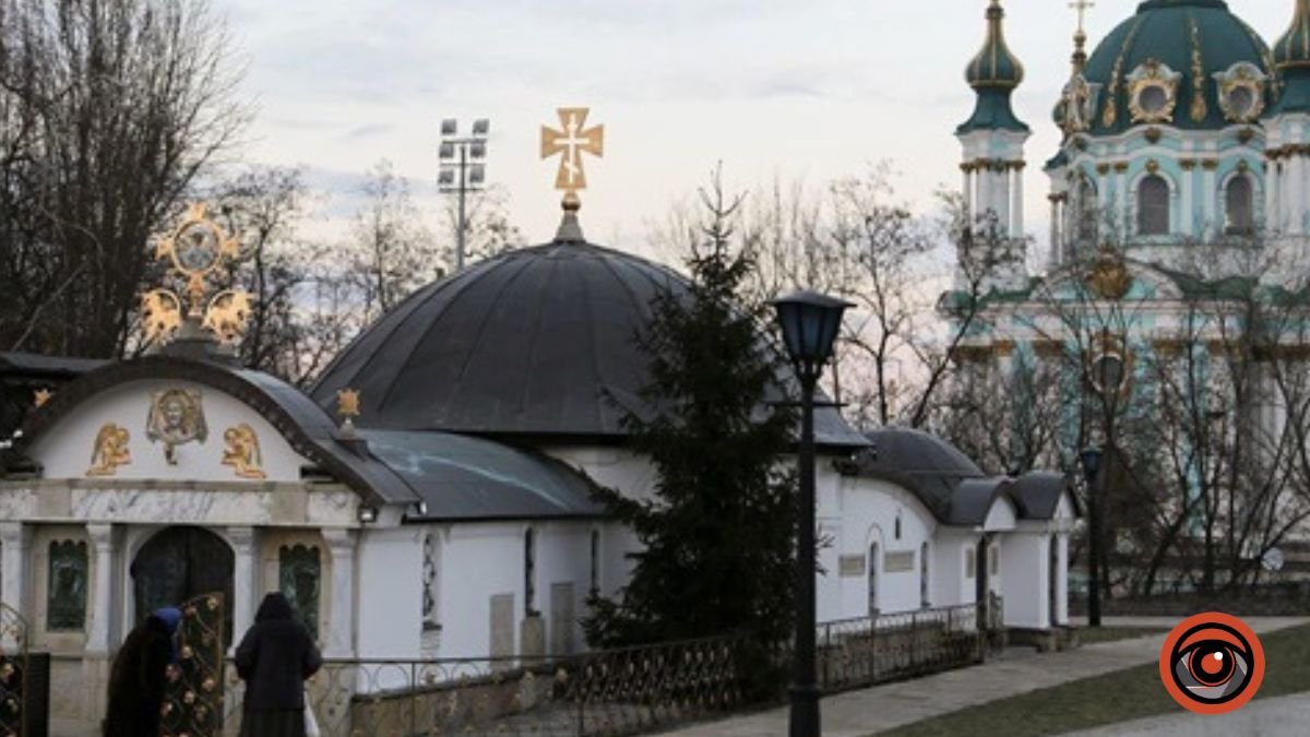 Суд зобов'язав знести храм-кіоск біля Музею історії України