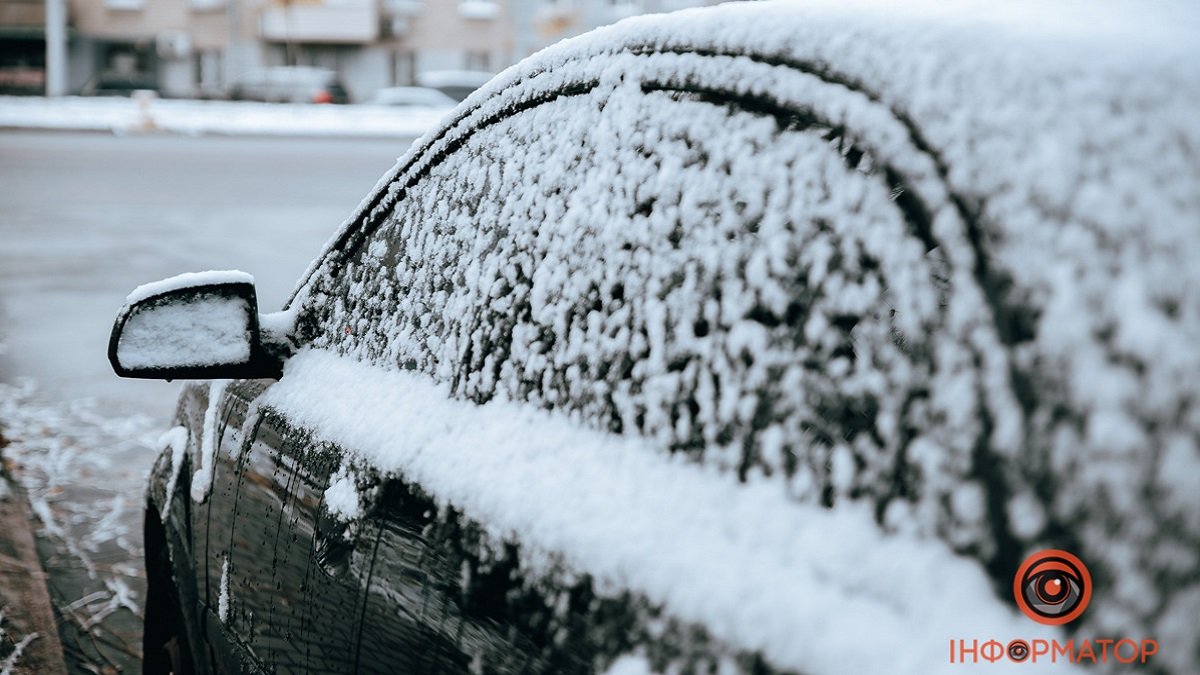 У Києві різко погіршиться погода: на столицю суне дощ зі снігом