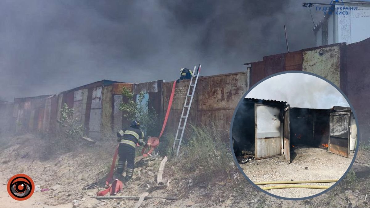 У Києві на Оболоні згоріло 14 гаражів