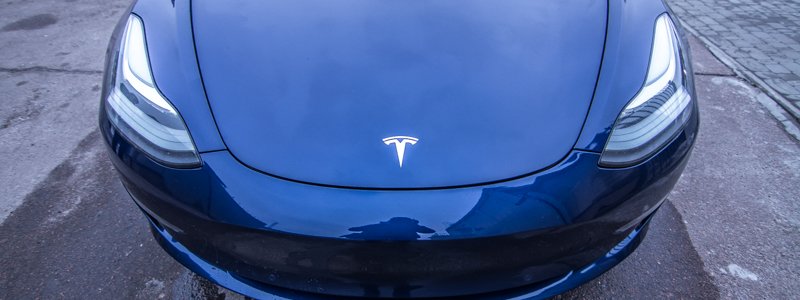 Из Америки в Украину приехал первый Tesla Model 3: тест-драйв и цена