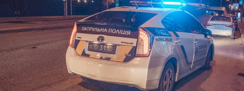 На киевской трассе BMW вылетел на встречку и врезался в ЗИЛ: погибли четыре человека