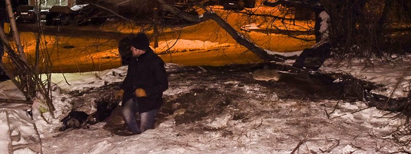 В Киеве из коллектора теплотрассы достали обгоревший труп мужчины