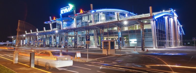 Аэропорт "Киев" переименовали в честь легендарного авиаконструктора