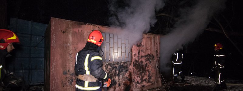 В Киеве подожгли бараки строителей