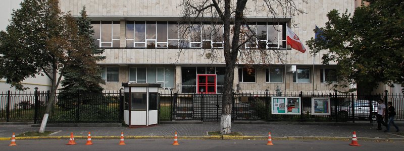 В Киеве возле посольства Польши избили нацгвардейца: подробности