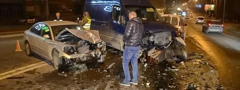 ДТП в Киеве: на Харьковском шоссе водитель Volkswagen вылетел на встречку