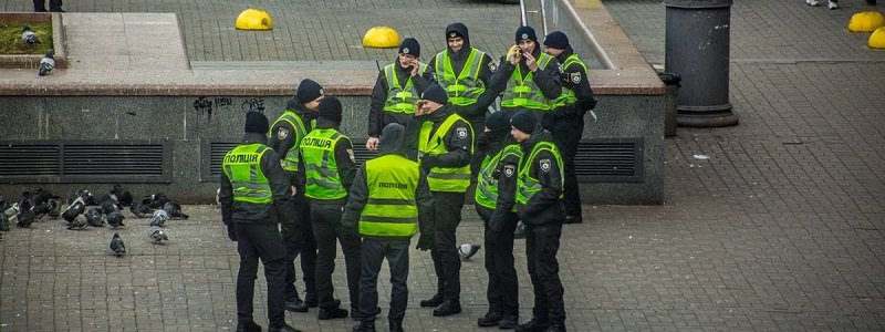 В Киеве на Пасху полицейские будут охранять храмы, остановки и метро