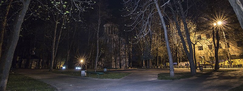 Особый взгляд на жилмассивы Киева: как ночью выглядит Татарка