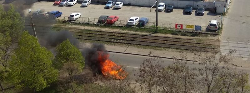 В Киеве на ходу загорелся Volkswagen Passat