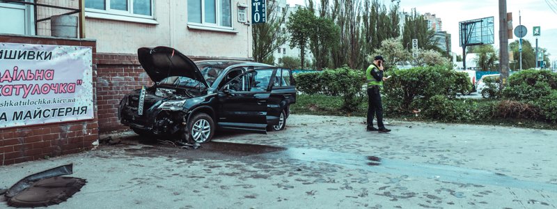 В Киеве на Леся Курбаса иностранец сбил пешехода