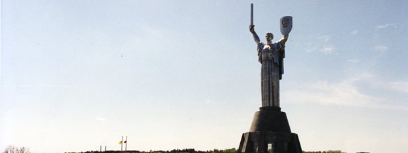 В Киеве загорелся Музей истории Украины во Второй мировой войне: эвакуировали 250 человек