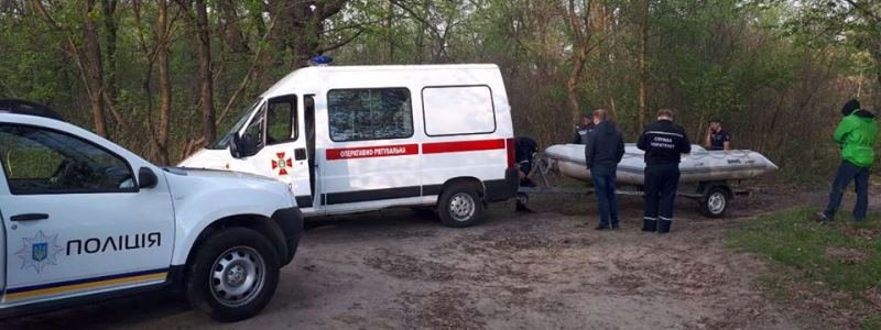 В Киеве из Днепра достали тело мужчины