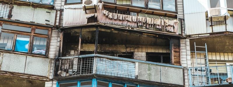 Пожар в Киеве на Воскресенке: сгорел дотла балкон в квартире