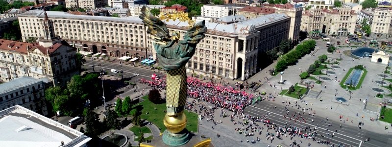 Пролетая над Киевом: Марш трудящихся 1 мая с высоты птичьего полета
