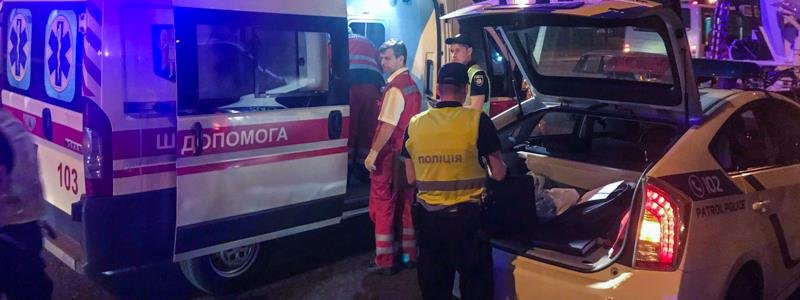 В Киеве на Оболони женщина на Skoda сбила патрульного, проверявшего документы у водителя Mercedes